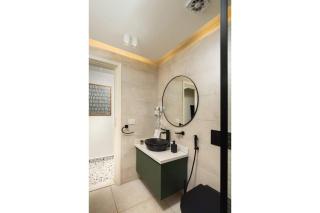 Chic 1 Bedroom Apartment - 5 Minutes to Airport - 5