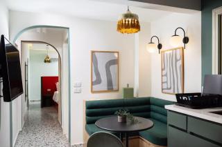 Chic 1 Bedroom Apartment - 5 Minutes to Airport - 2