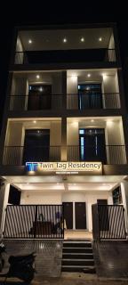 Twin Tag Residency - 9