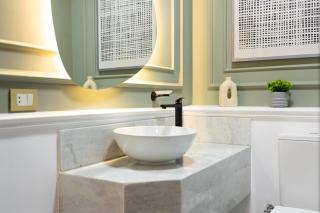 Modern 3 Bedrooms Condo 15 Minutes from Airport - 2