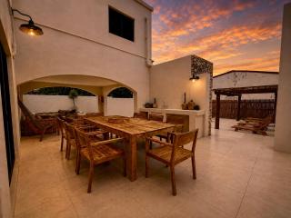 5 Palms Wailoaloa, 6BR Villa - 1