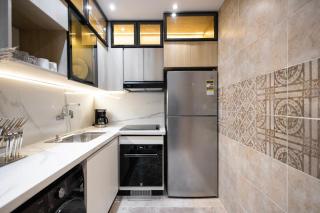 Artsy 3 Bed 3 Bath Apt in the Famous Arabesque - 5