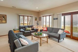 Large 2 bedroom on the water - 3