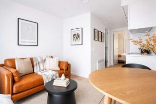 Stylish Stay on Courtenay - 1BR APT - 3