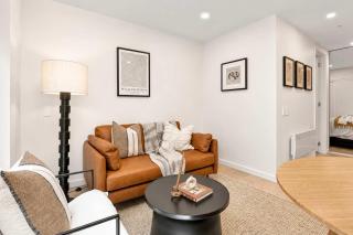 Stylish Stay on Courtenay - 1BR APT - 4