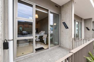 Petone City Studio with Balcony - 6
