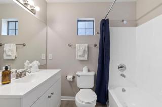 Modern 3BR Near Downtown Austin with Pool - 2