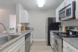 Spacious 3BR Austin Retreat Near Downtown Sleeps 12 Pool Gym - 5