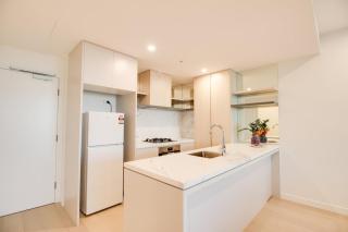 50th-Floor Luxury Broadbeach Stay at The Star - 5