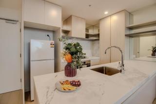50th-Floor Luxury Broadbeach Stay at The Star - 3