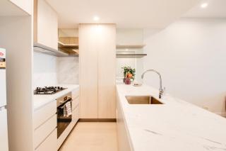 50th-Floor Luxury Broadbeach Stay at The Star - 4