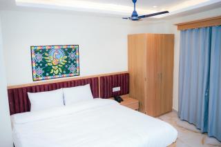 Hotel Skyline - 9