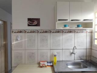 casa com dois quartos, conforto e privacidade - 2
