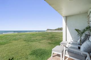 Absolute Beachfront Apartment 8B - 1