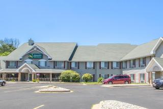 Quality Inn & Suites East Troy I-43 - 9