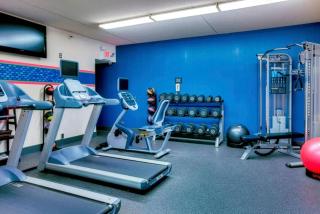 Pittsburgh Airport Inn and Suites - 2