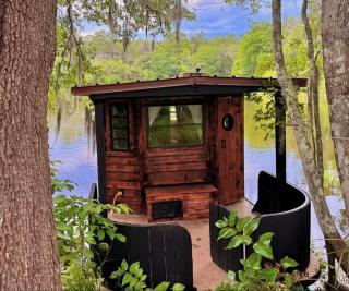 Secret Cove Cabin Boat Riverfront Retreat - 8