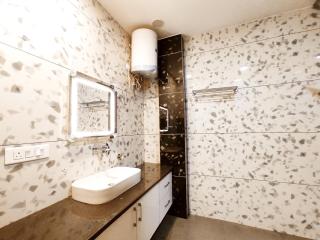 HOTEL WHITE ROCK - All Luxury Rooms By SKY Hotels - 1