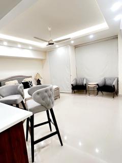 Elysium Executive 1 Bedroom Prestige Signature Apartments Facing Centaurus Mall Islamabad - 1