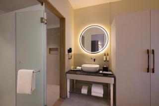 Essentia Luxury Hotel and Convention, Nagpur - 6