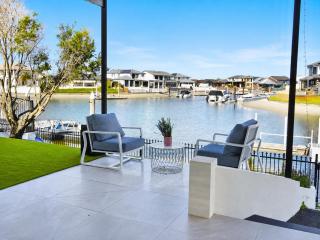 Paradise Point Waterfront Retreat - 2