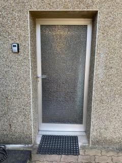 kleine Stube, ein Zimmer mit Bad und kleiner Küchenzeile - 2