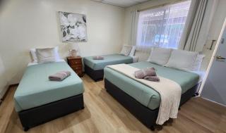 Gold City Motel - 2