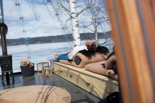 Specatular glass-igloo by the water! - 5