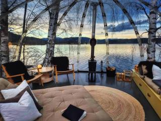 Specatular glass-igloo by the water! - 8