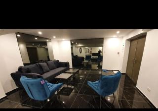 Hotel 8 - 0