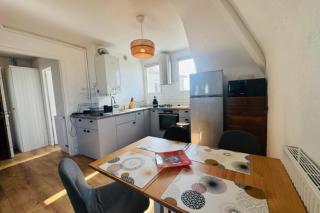 Bright apartment near the beach and casino - 5