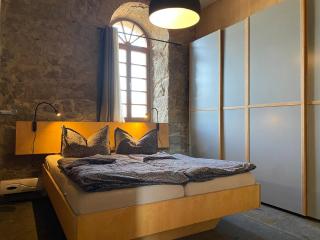 Maisonette-Wohnung mit Kamin im historischen Gewölbe - 3