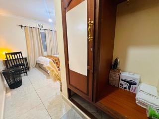 Cozy 1BR Free WiFi Parking Near Main road and Restaurant - 6
