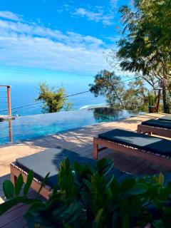 Maison architecte piscine à débordement sur océan indien - 0