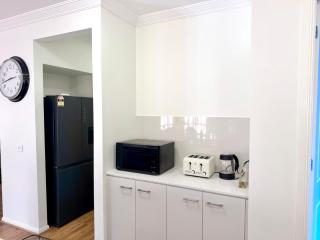 Luxury 5BR 5Bath Home Style Space Comfort EV - 5