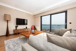 Luxury 2-Bedroom Bosphorus View Flat with Private Parking and Elevator - 0