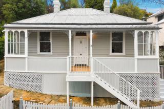 Sandy Bay Style - Close to CBD - 9