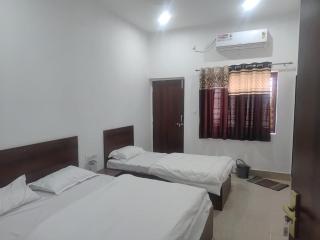 Hotel Shree Manglam Palace - 2