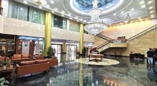 Golden Lustre Hotel - 9