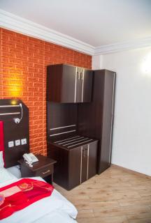 ALVI SEVEN Hotel - 4