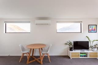 Private Sunny 1 Bed Apartment - 5