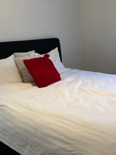 2 bedrooms flat at train station - 5