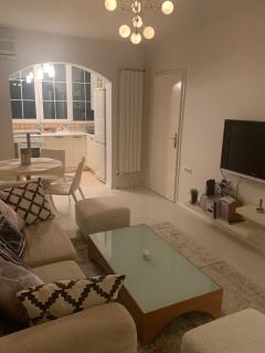 Stylish White Apartment 10 - 9