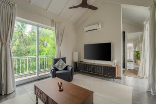 Lindsay Manor Madera 5BHK 2 Pools Luxury - 2