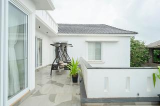 Lindsay Manor Madera 5BHK 2 Pools Luxury - 1
