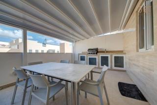 Fully equipped 2BR home with Pool & Gym access by 360 Estates - 0
