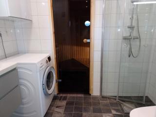 Ski-In Flat for 8 with Sauna & Fireplace - 5