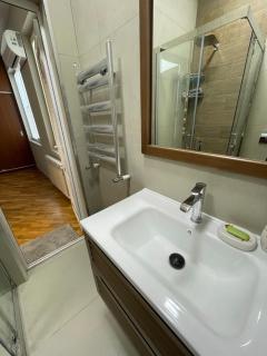 Modern Apartment by Baku Boulevard, Formula1 view - 1