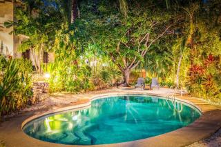 2BR 2Bath Private Pool Surfers Paradise 7min Walk - Holiday Home - 9