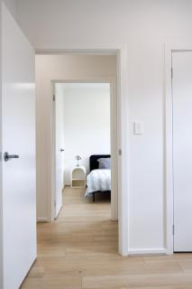 Modern 4BR Home - Spacious Riverlea Stay - 2